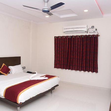 Hotel Grand Kubera Chikmagalūr Extérieur photo
