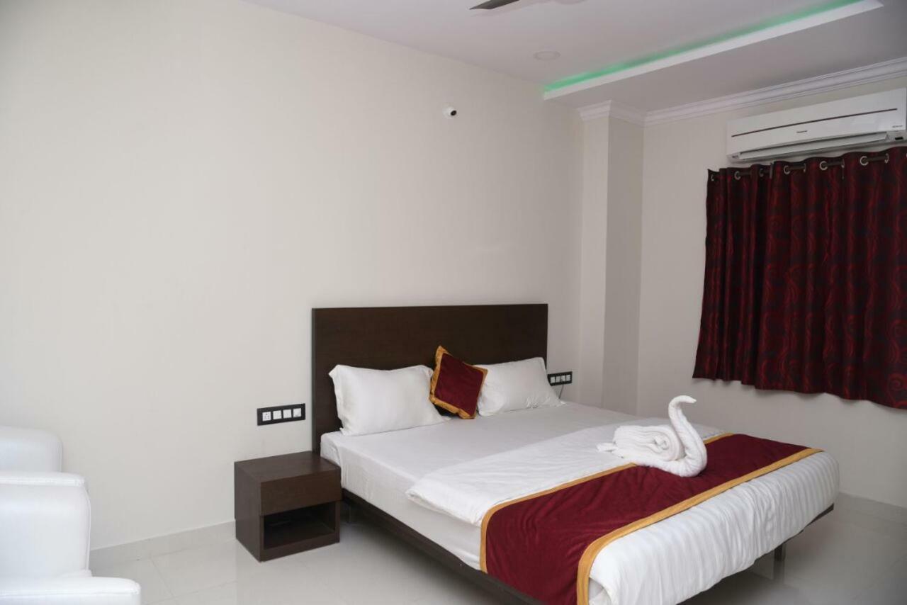 Hotel Grand Kubera Chikmagalūr Extérieur photo