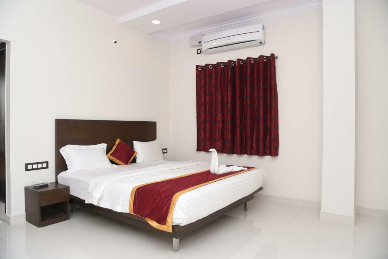 Hotel Grand Kubera Chikmagalūr Extérieur photo
