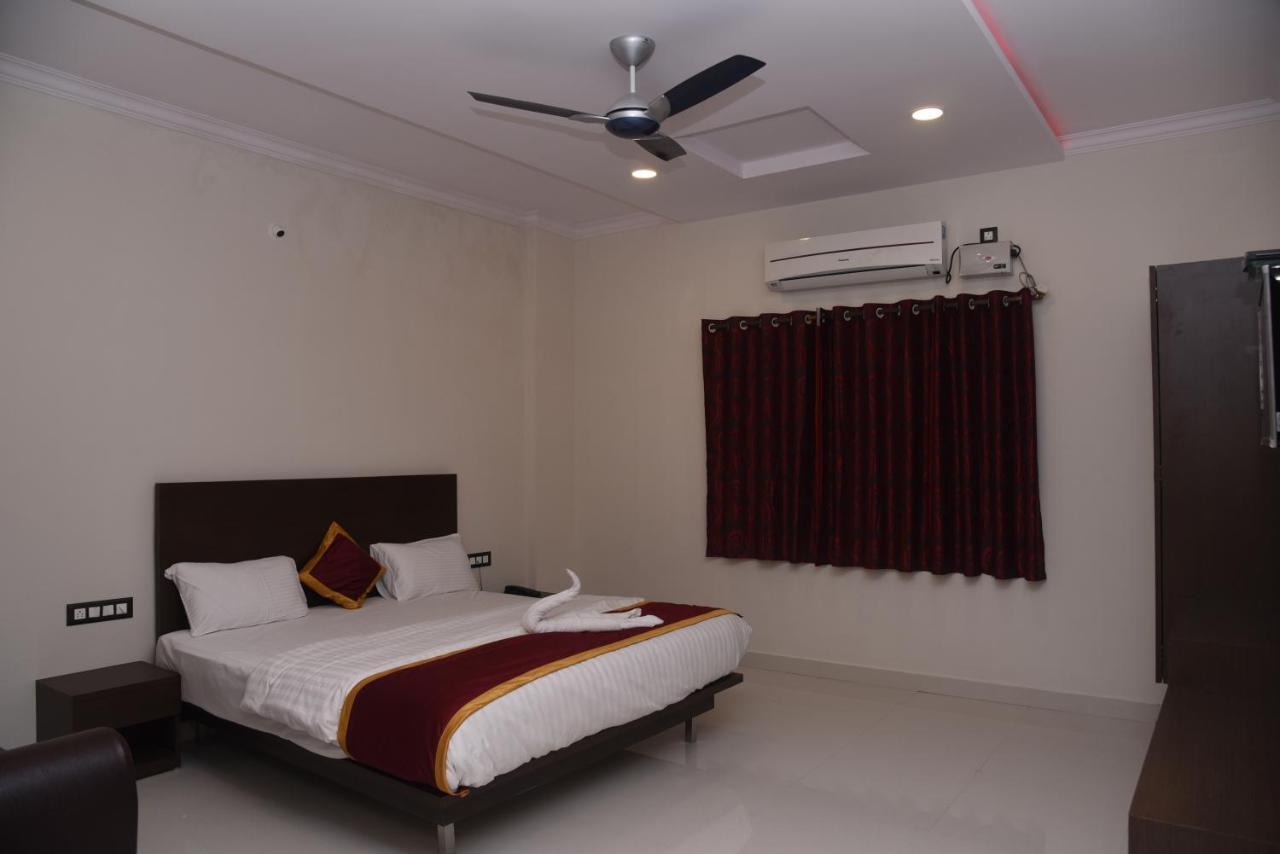 Hotel Grand Kubera Chikmagalūr Extérieur photo
