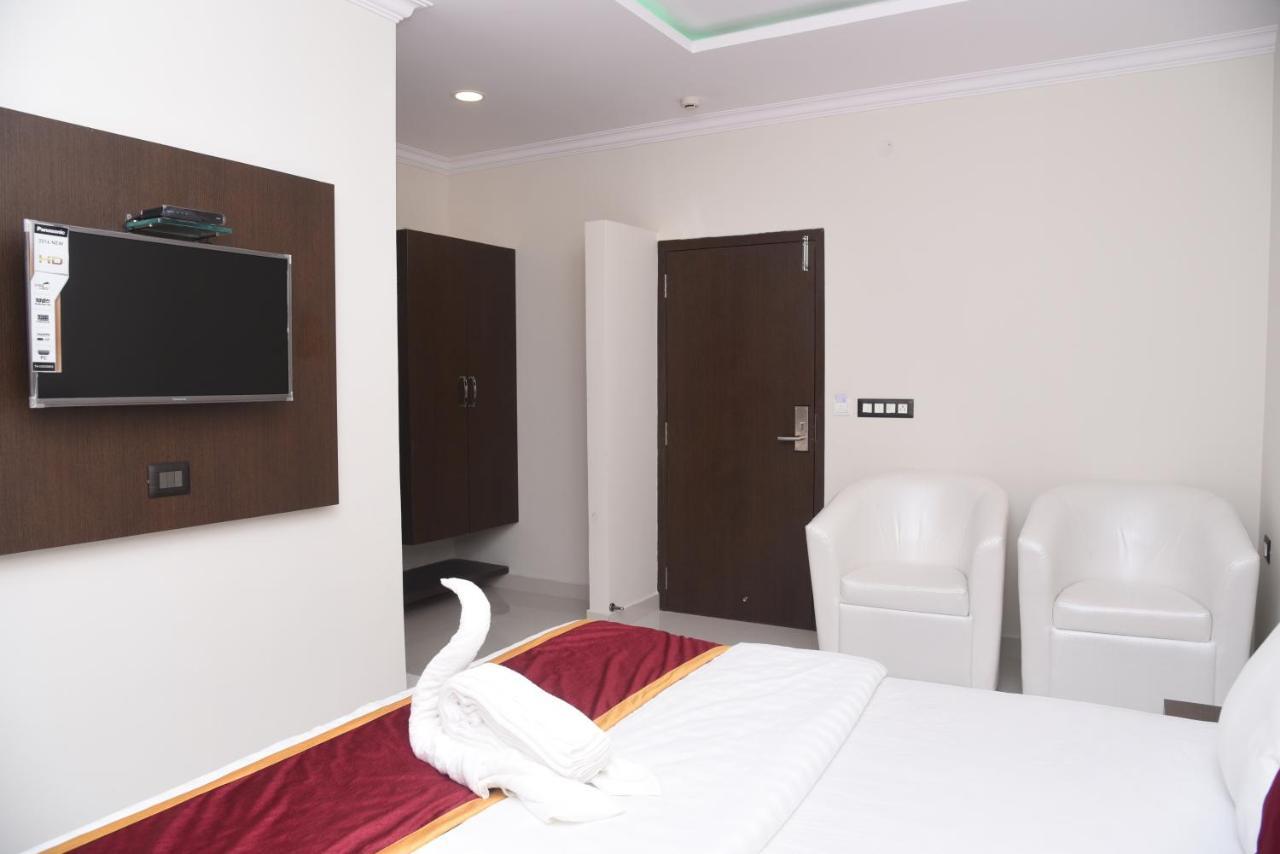 Hotel Grand Kubera Chikmagalūr Extérieur photo
